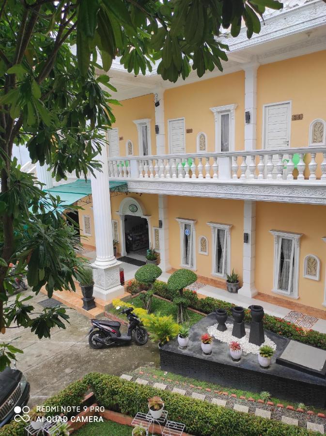 Hotel Nayora Prabumulih Perabumulih Exteriör bild
